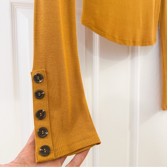 Active USA Ribbed Mock Neck Button Cuff Top Marigold sz Small - Picture 3 of 6